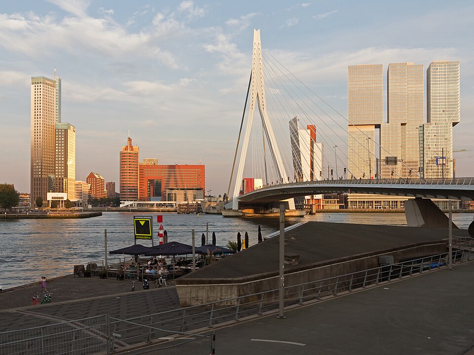 Rotterdam, de Erasmusbrug met de Kop van Zuid foto3 — travel photo of Kop van Zuid, Rotterdam