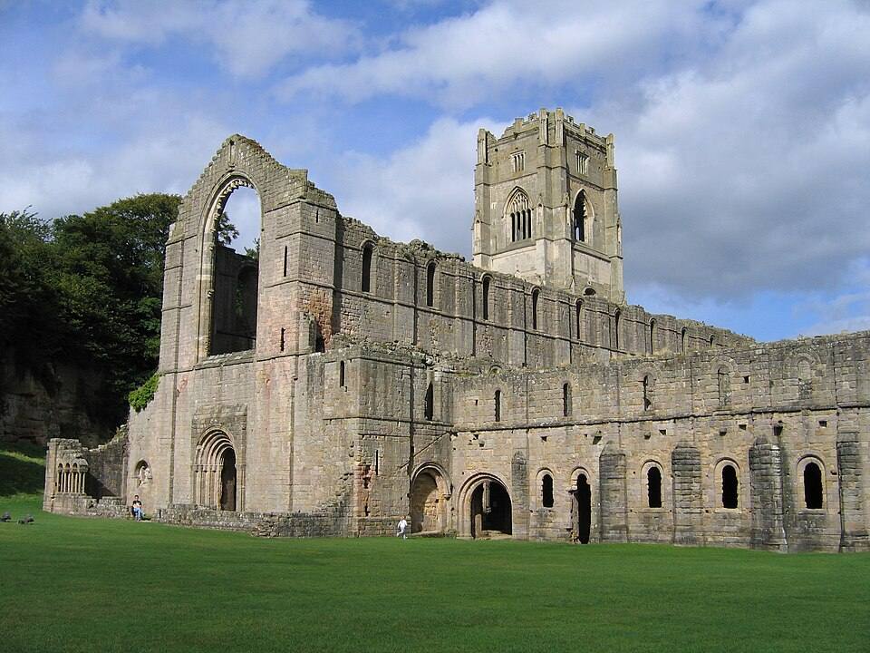 Fountains Abbey view02 — travel photo of Fountains Abbey, York & Yorkshire