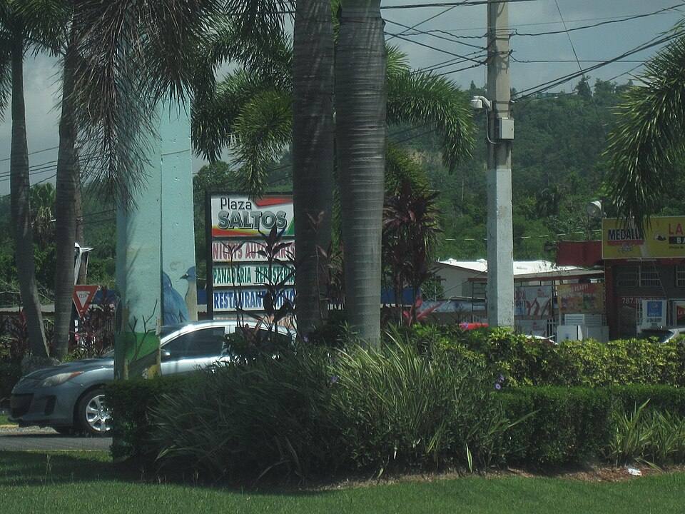 Plaza Saltos in Saltos, San Sebastián, Puerto Rico — travel photo of San Sebastián