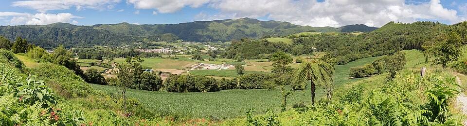 Vista de Furnas, isla de San Miguel, Azores, Portugal — travel photo of Furnas, Azores — São Miguel