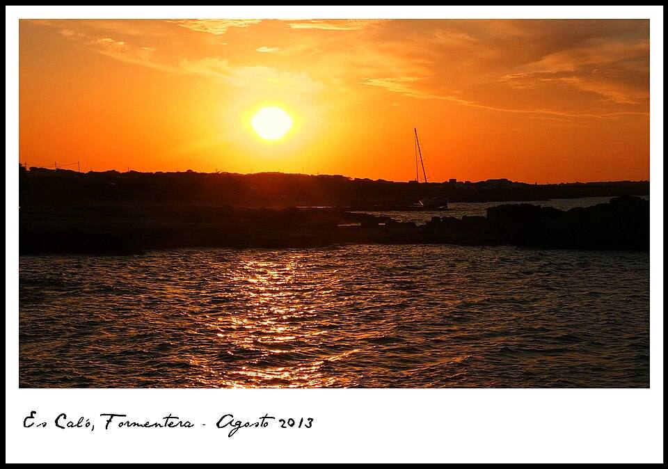 Sunset at Caló de Sant Agustí, Formentera, Spain ( ) — travel photo of Es Caló de Sant Agustí, Formentera
