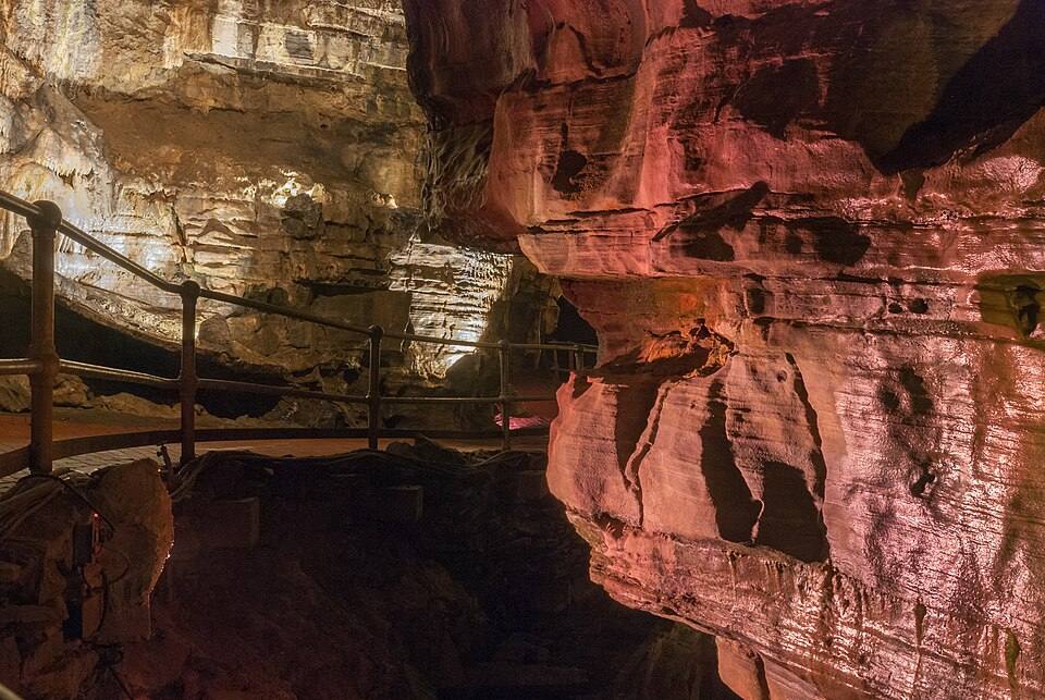 Howe Caverns Passage 1 — travel photo of Howe Caverns