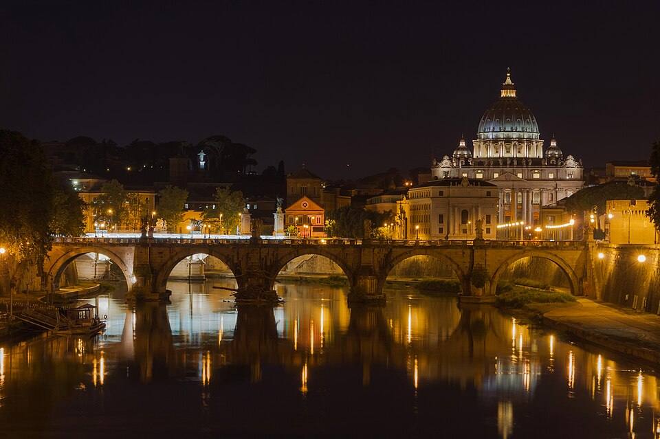 Saint Peter's Basilica, Sant'Angelo bridge, by night, Rome, Italy — travel photo of Rome, Italy
