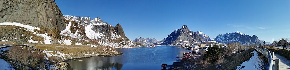 Reine panorama — travel photo of Reine, Lofoten