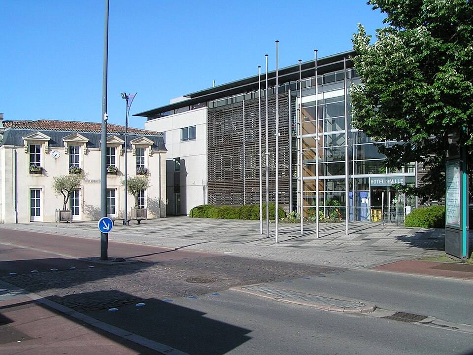 Mairie de Bruges Gironde — travel photo of Bruges