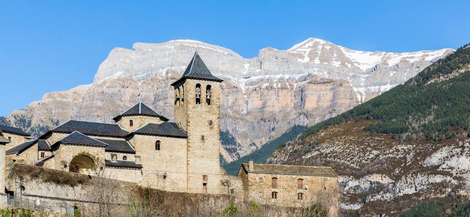 Iglesia de San Salvador, Torla, Huesca, España — travel photo of Torla, Huesca