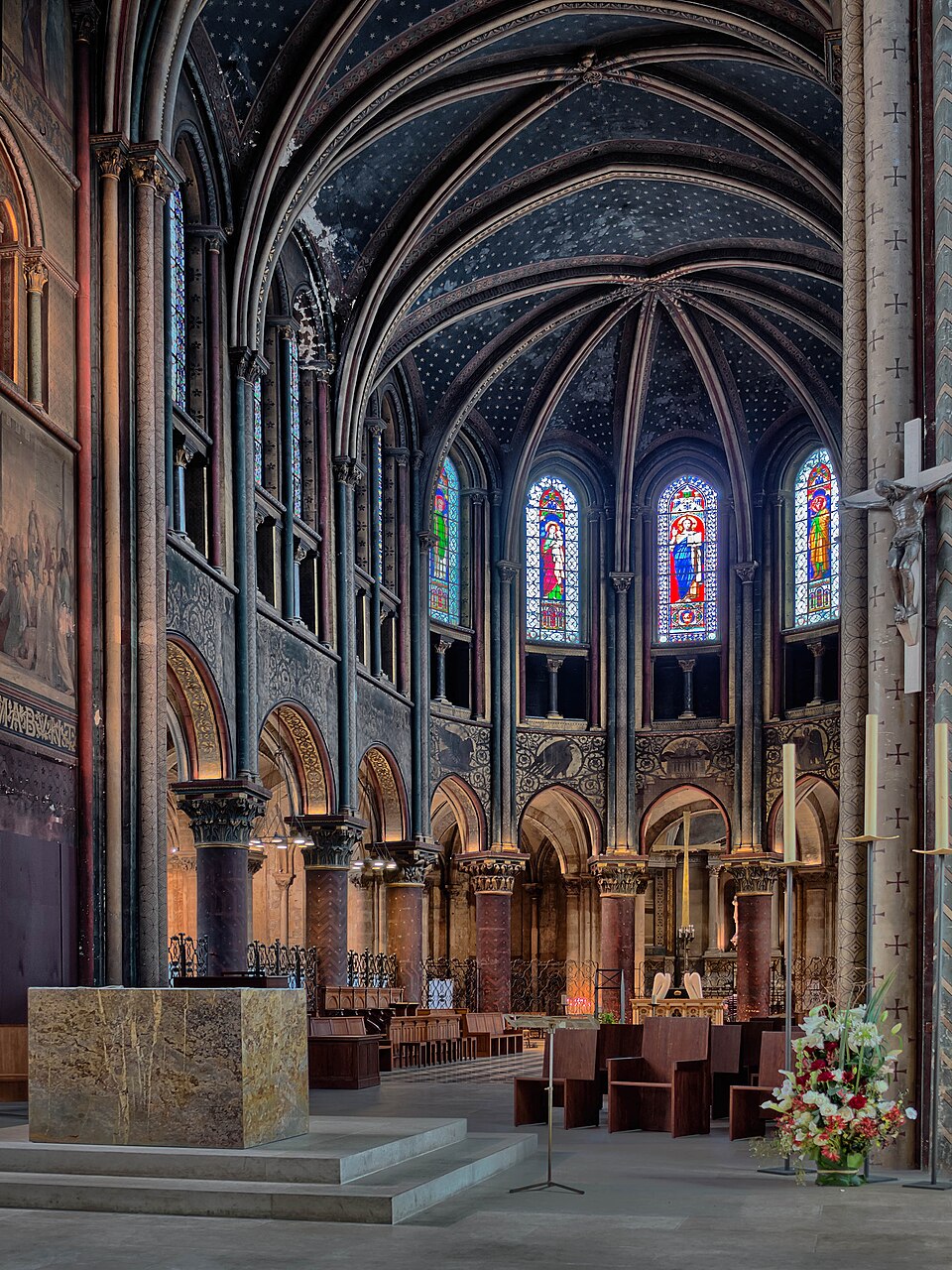 Choir of the Abbey of Saint-Germain-des-Prés, Paris July — travel photo of Saint-Germain-des-Prés, Paris