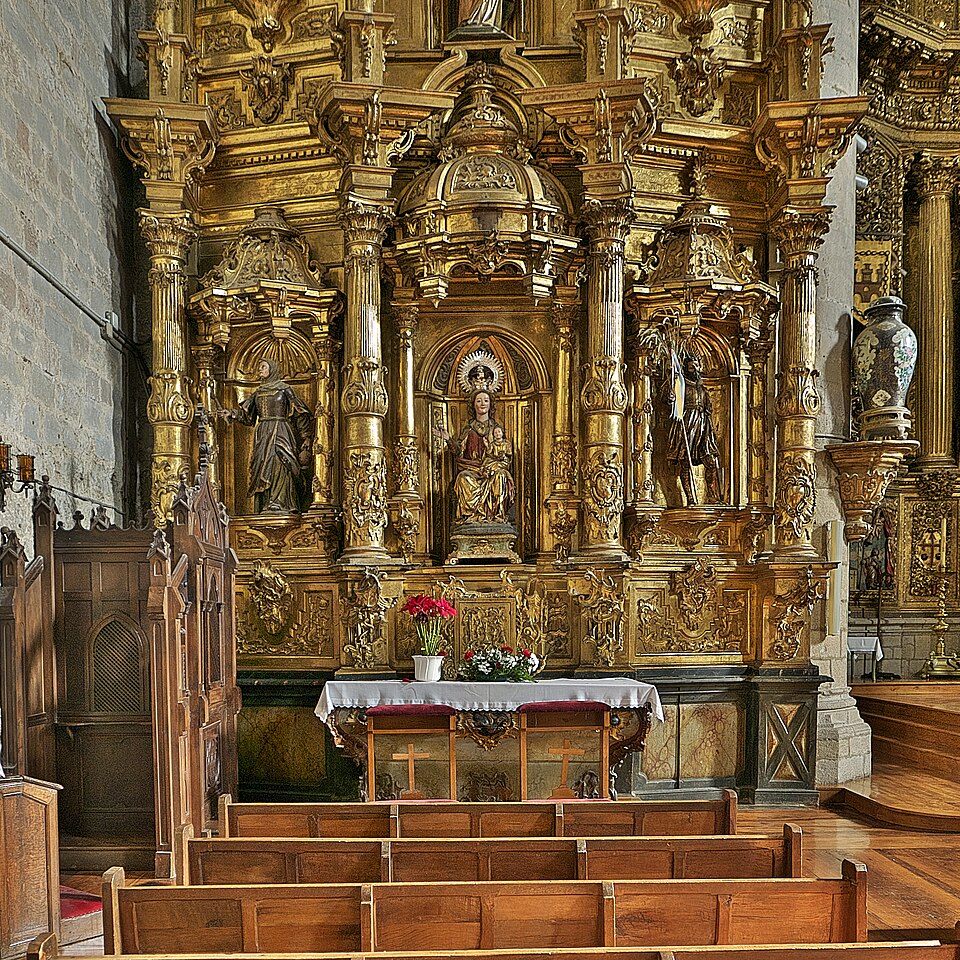 Retablo de la Virgen del Rosario, Iglesia de Santiago (Puente la Reina) — travel photo of Puente la Reina, Navarre