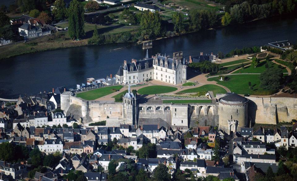 Amboise castle, aerial view — travel photo of Amboise, Loire Valley