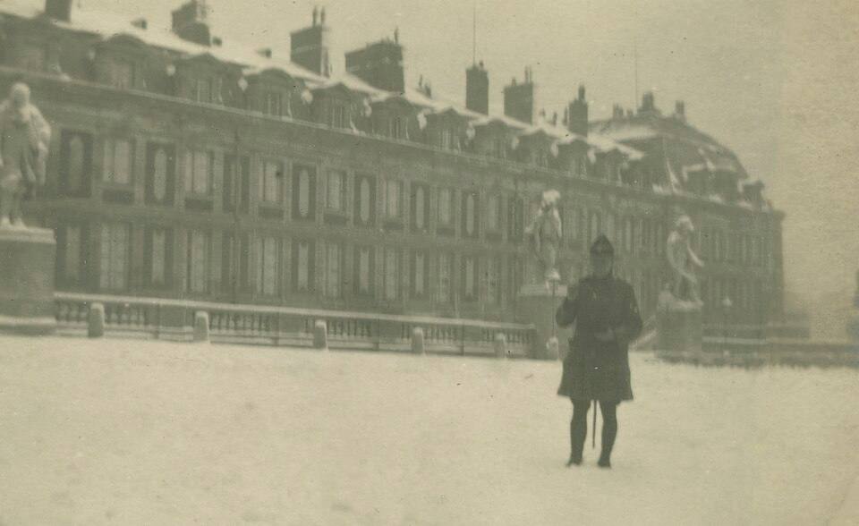 Paris leave Jan, Fontainebleau Palace — travel photo of Fontainebleau, Paris