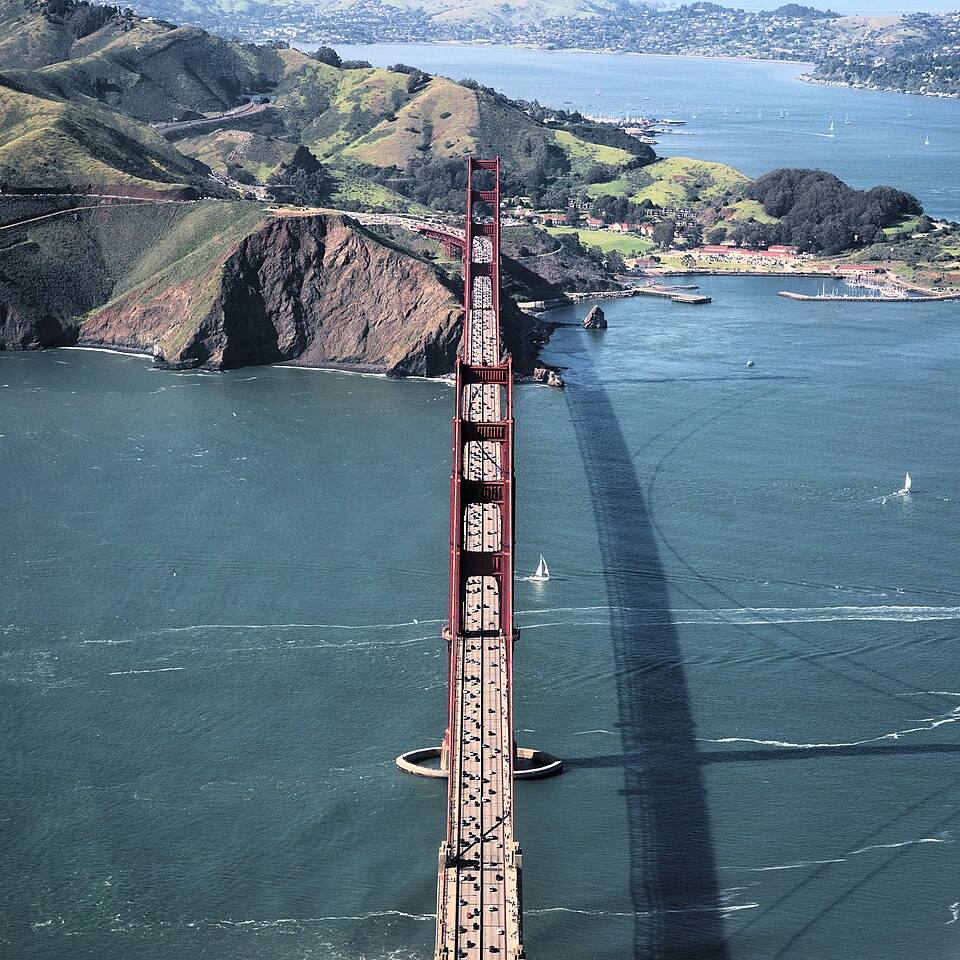 Aerial view of Golden Gate Bridge from the south dllu — travel photo of Golden Gate Bridge, San Francisco