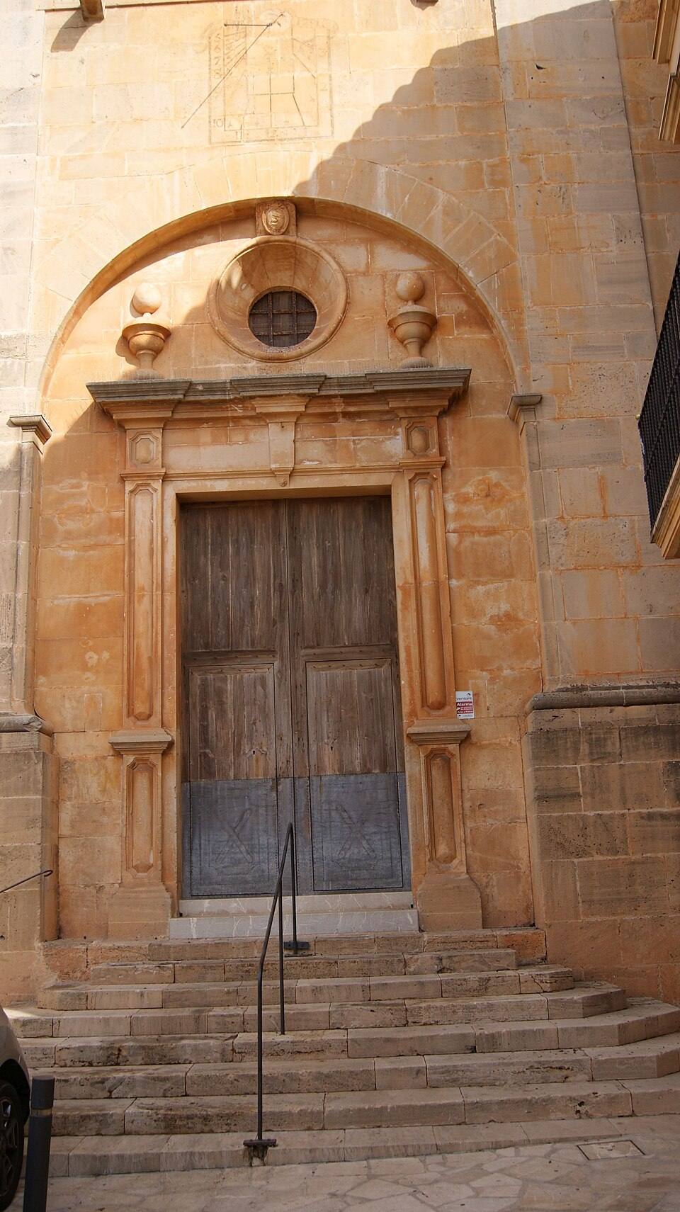 Mallorca-Santanyí (city)-Church — travel photo of Santanyí, Mallorca