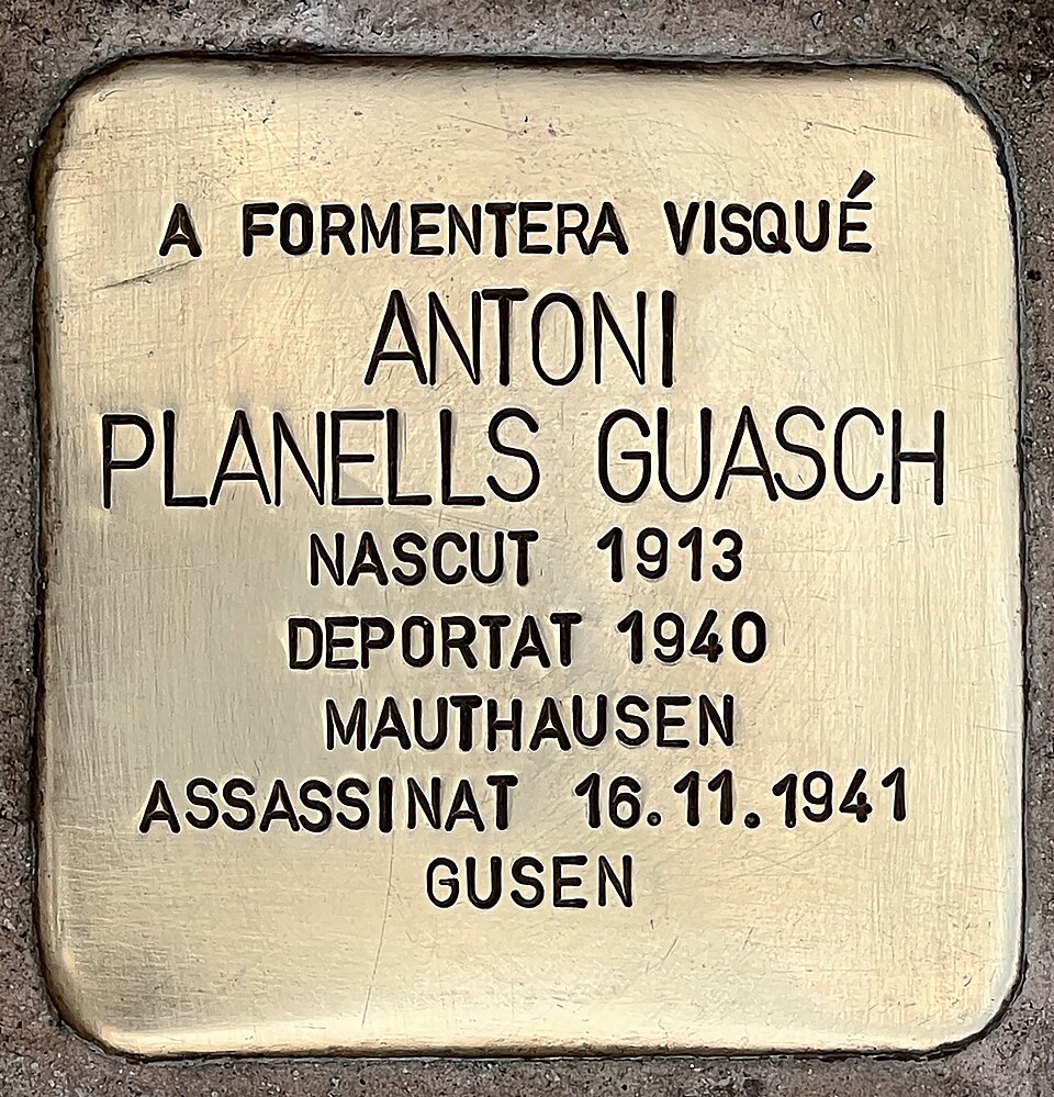 Stolperstein für Antoni Planells Guasch (Sant Ferran de Ses Roques-Formentera) — travel photo of Sant Ferran, Formentera