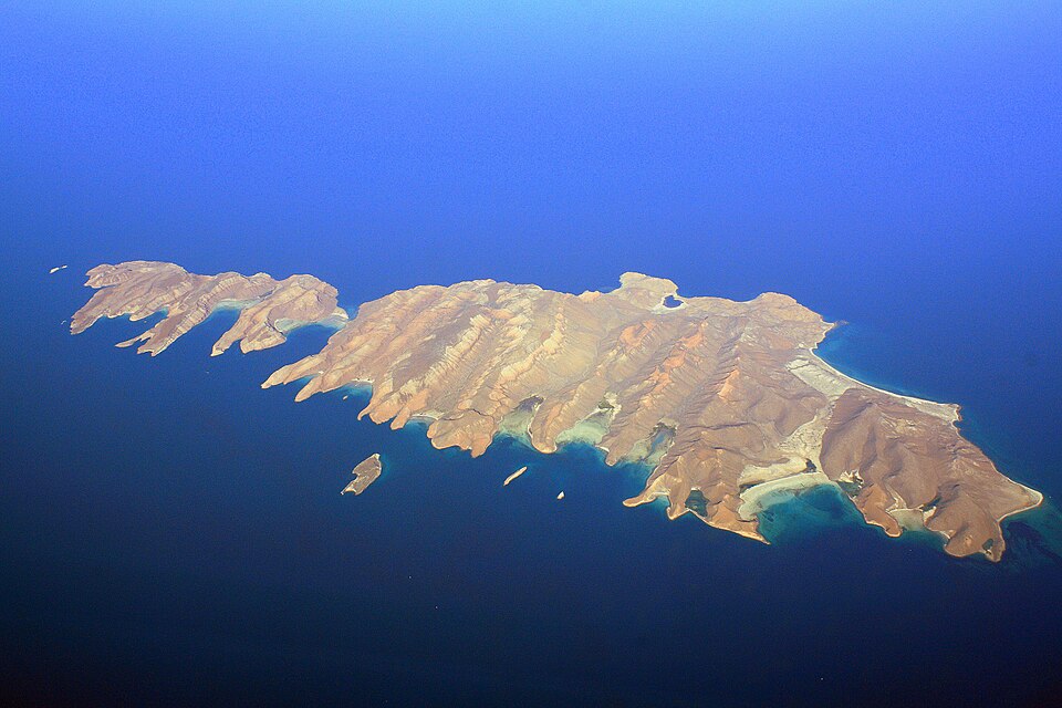 Isla Espíritu Santo and Isla Partida ( ) — travel photo of Isla Espíritu Santo, La Paz