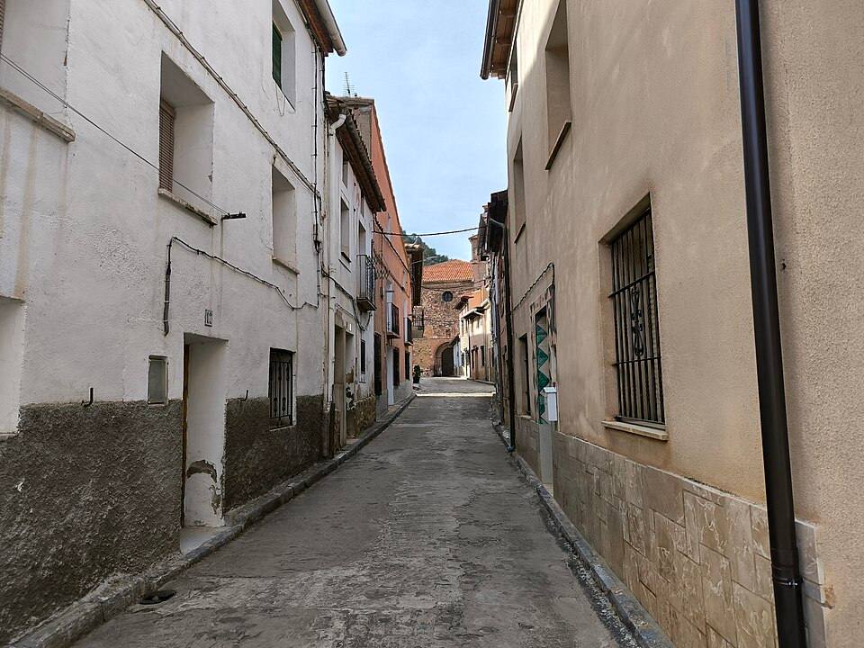 Calle Mayor de Noguera de Albarracín 2 — travel photo of Albarracín, Aragón