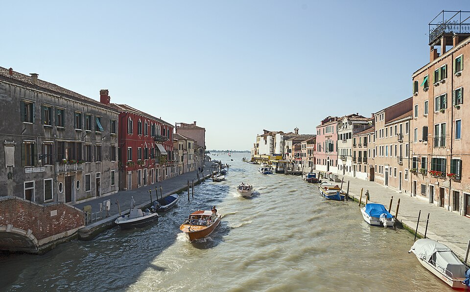 Canale di Cannaregio verso nord-ovest, dal ponte dei Tre Archi — travel photo of Cannaregio, Venice
