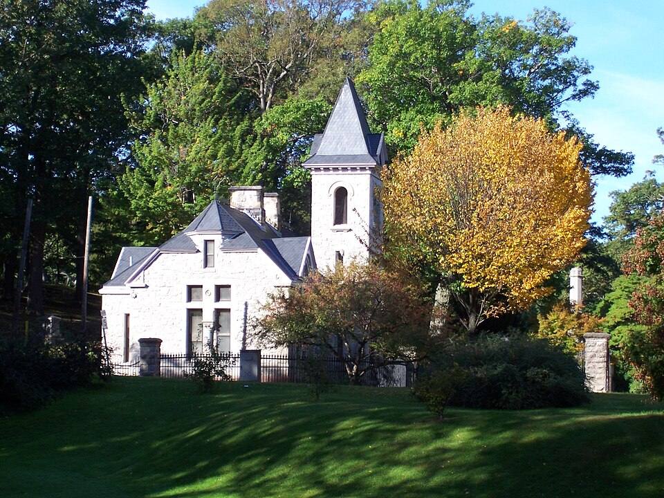Chapel at Mount Hope Cemetery, Rochester — travel photo of Mount Hope Cemetery, Rochester