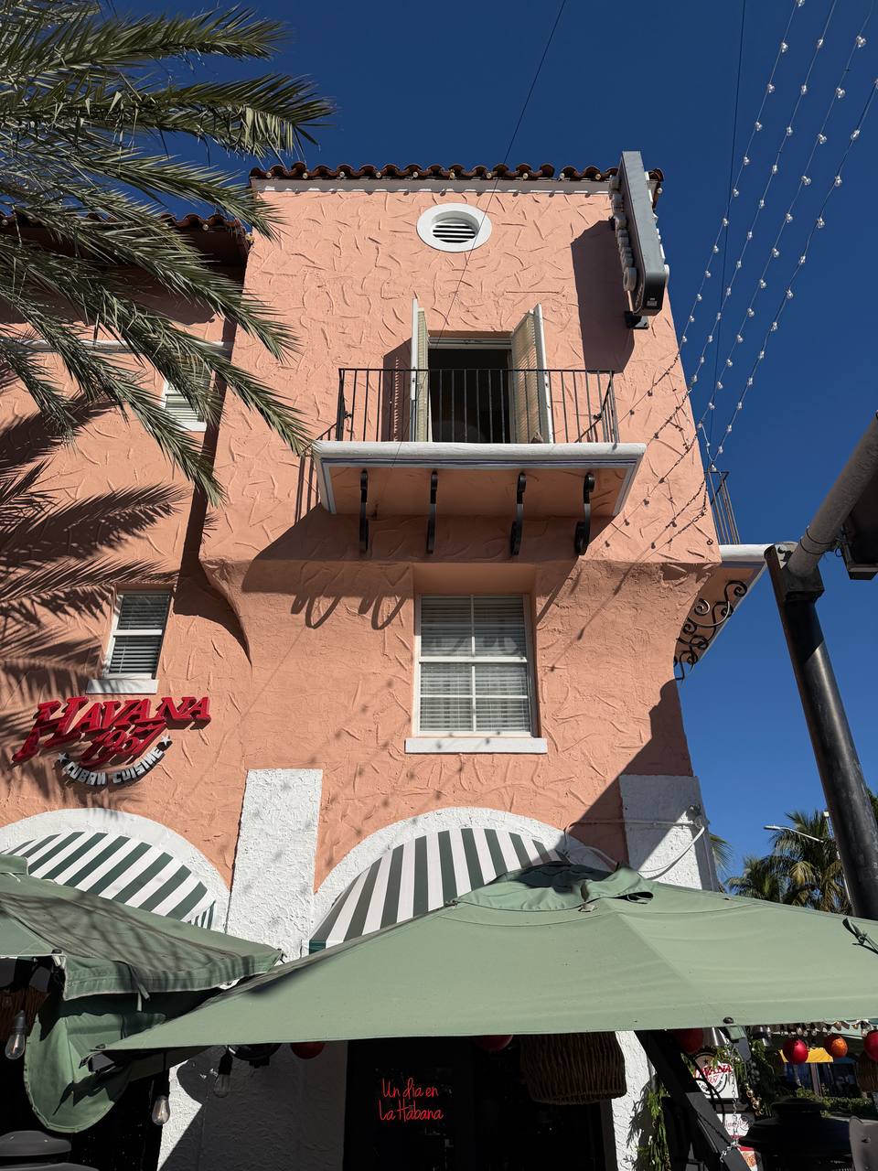 Espanola Way South Beach, Miami Beach Florida January — travel photo of Espanola Way, Miami Beach