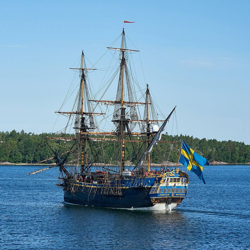 East India replica Götheborg in Stockholm archipelago - port side aft V-P — travel photo of Stockholm & the Archipelago