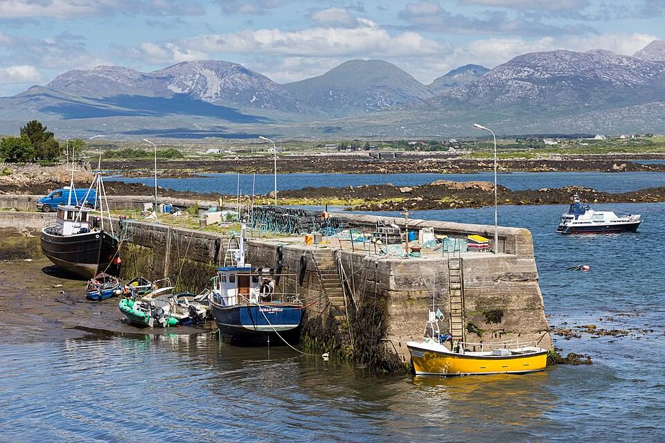Roundstone Harbour (June ) — travel photo of Roundstone