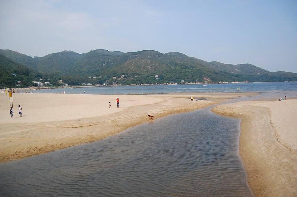 Silvermine Bay Beach at Mui Wo, Lantau Island ( ) — travel photo of Mui Wo, Lantau Island