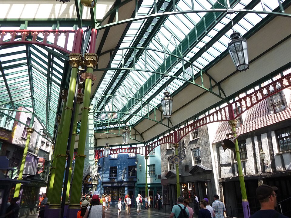 Covered market of Diagon Alley — travel photo of Diagon Alley, Universal Studios Florida