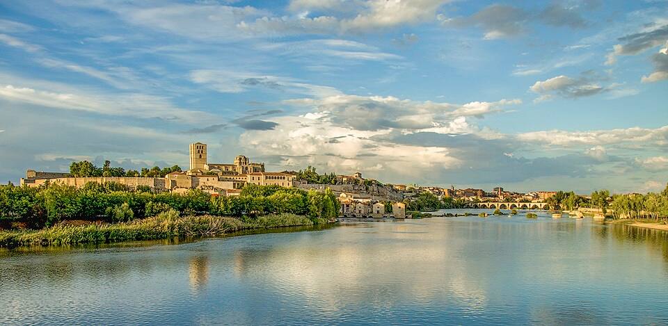 Catedral de Zamora Es retouched — travel photo of Zamora