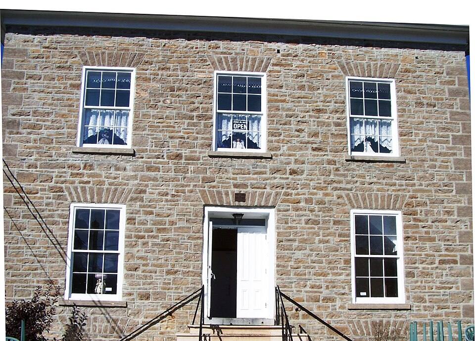 Merrickville Town Hall Ontario — travel photo of Merrickville
