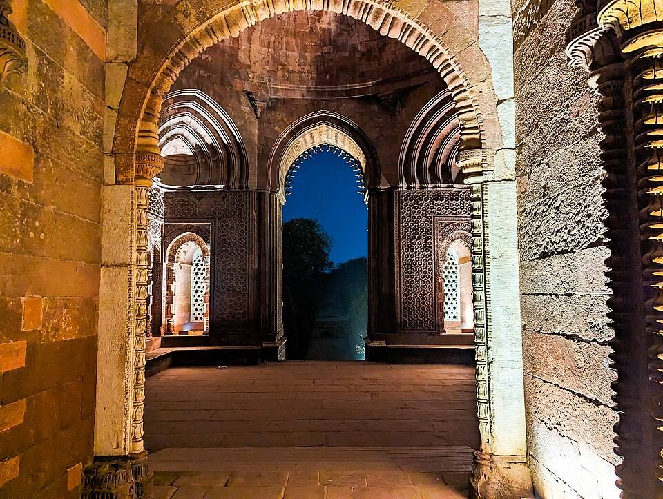 PXL Alai Darwaza Seth Sarai, Mehrauli, New Delhi — travel photo of Mehrauli, New Delhi