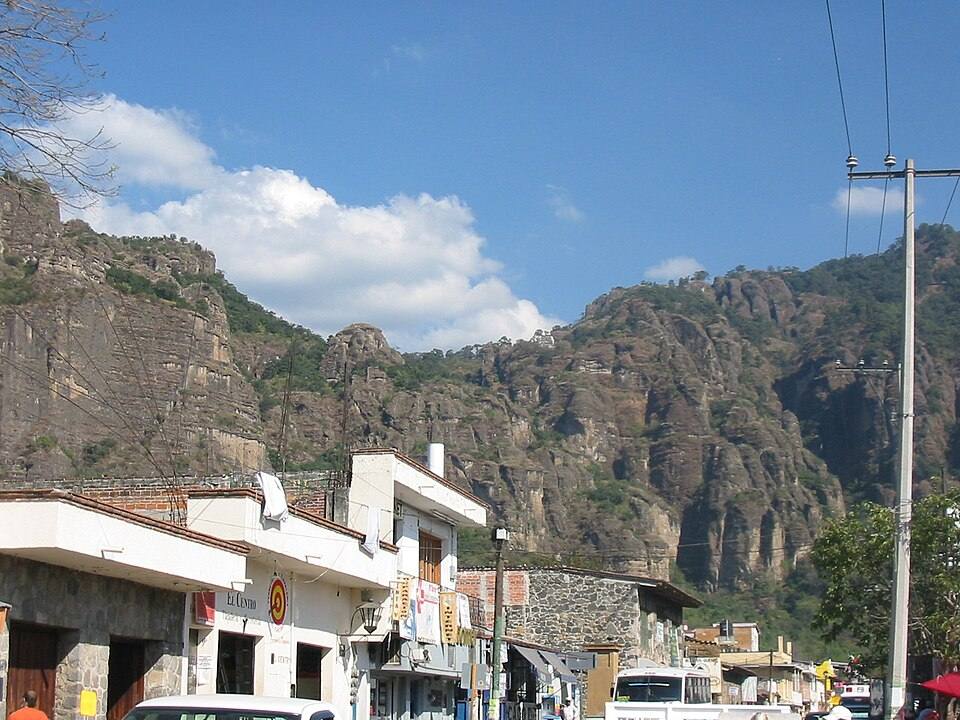ViewofTepoztecoPyramid — travel photo of Tepozteco pyramid, Tepoztlán