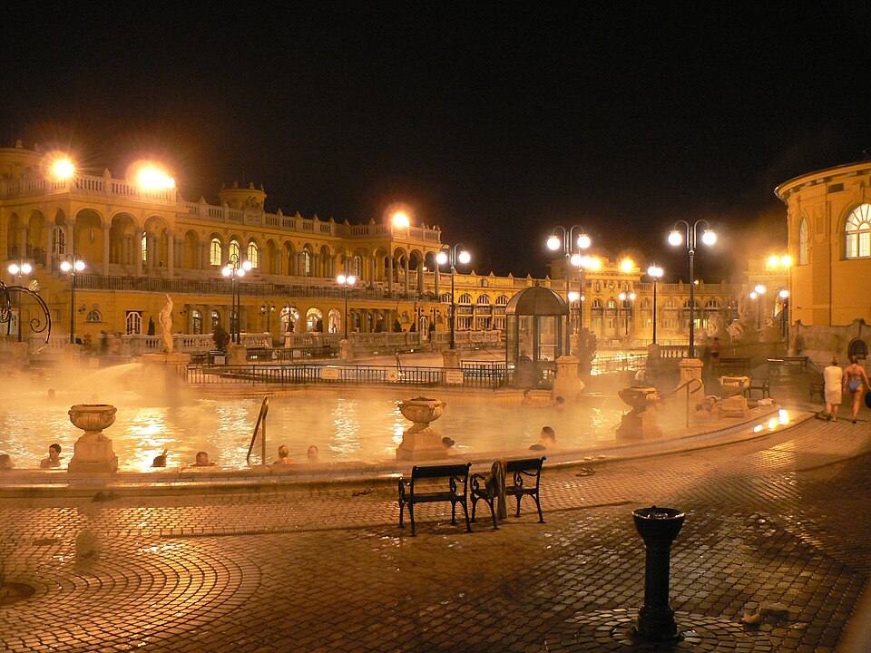 Széchenyi baths by night 1 — travel photo of Széchenyi Baths, Budapest