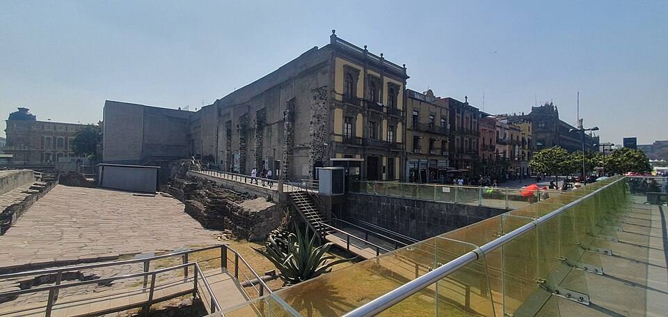 South Red Temple and Plaza Manuel Gamio - Templo Mayor Archeological Zone - Mexico — travel photo of Templo Mayor, Centro Histórico
