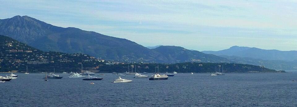 Monaco – Blick über Roquebrune-Cap-Martin nach Italien — travel photo of Roquebrune, Monaco-Ville