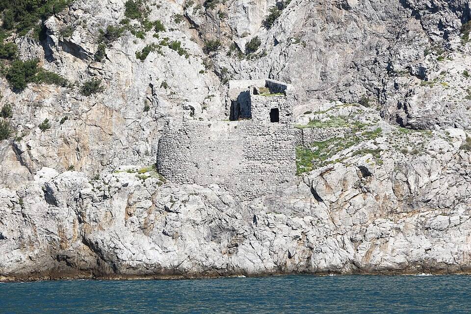 Watchtower on Amalfi Coast — travel photo of Amalfi Coast, Italy