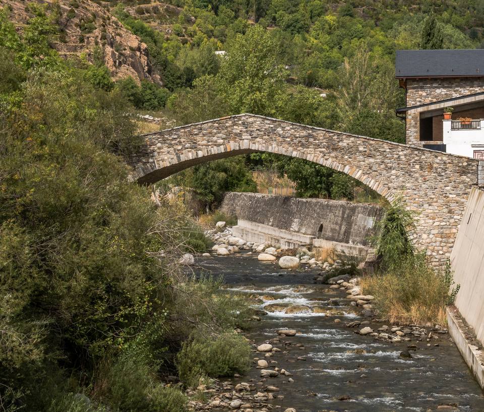 Benasque - Ésera - Puente — travel photo of Benasque, Huesca