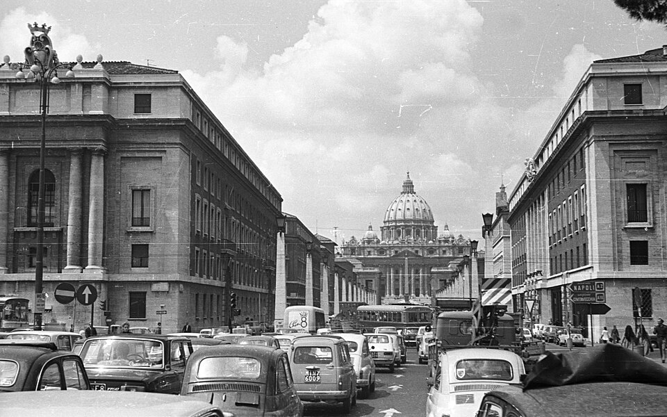 Via della Conciliazione és a Szent Péter-bazilika a Piazza Pia felől nézve. Fortepan — travel photo of Piazza Pia, Via della Conciliazione