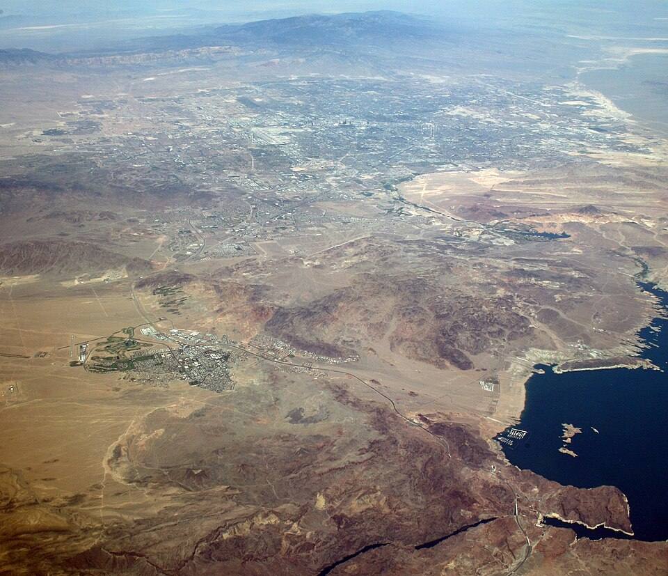 Aerial view of Las Vegas, Henderson, Boulder City (Nevada), Hoover Dam and Lake Mead - June — travel photo of Lake Las Vegas, Lake Mead & Boulder City