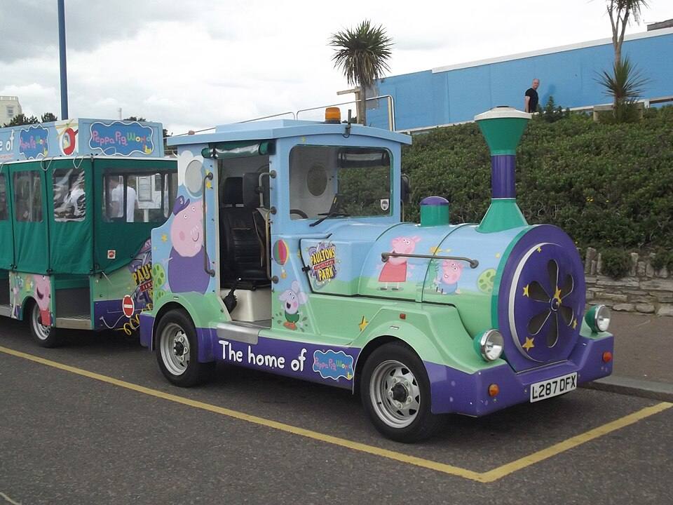 Bournemouth East Beach - land train - Peppa Pig World — travel photo of Peppa Pig Theme Park