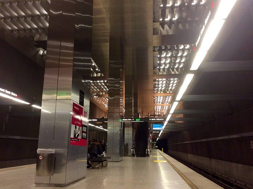 HSY- Los Angeles Metro, Vermont-Santa Monica, Platform View 1 — travel photo of Santa Monica, Los Angeles