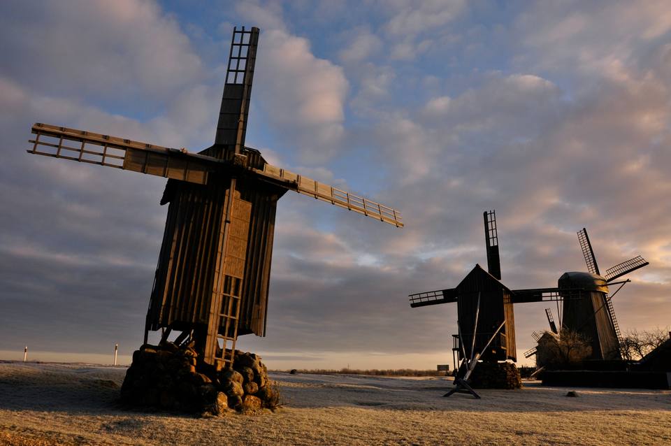 Windmills at Angla, Saaremaa-ekkeekke — travel photo of Angla, Saaremaa