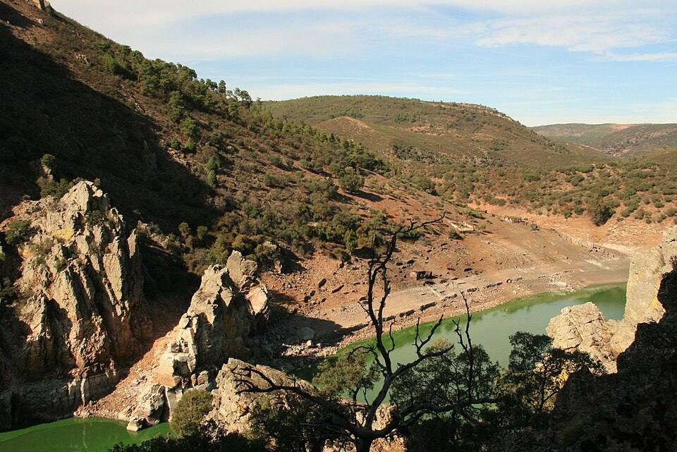 Río Tajo a su paso por Monfragüe ( de octubre de, Parque Nacional de Monfragüe) — travel photo of Monfragüe, Cáceres