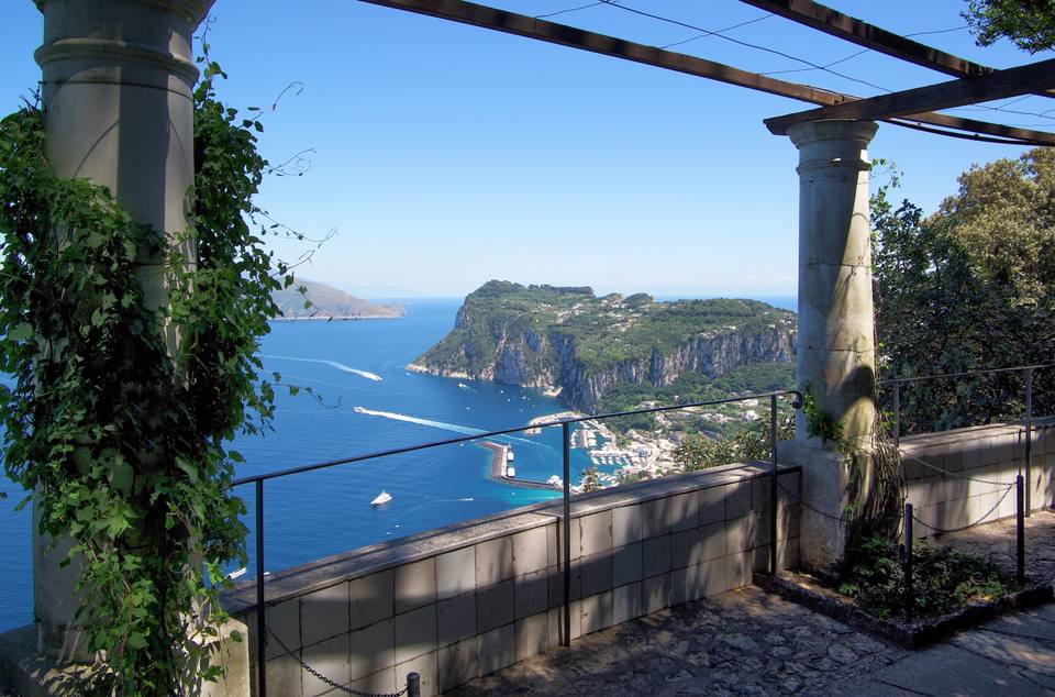 Overlooking Capri harbour from the rotunda in Villa San Michele Anacapri BW — travel photo of Capri, Italy