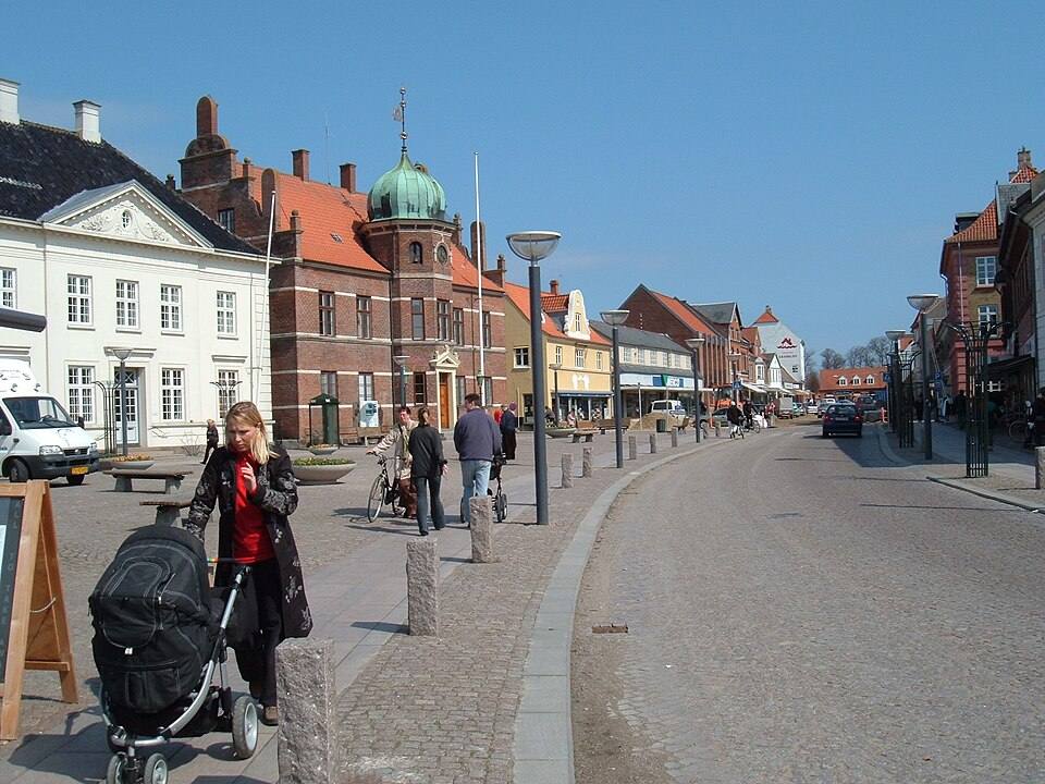 Main street in Stege, capital of the island of Møn, Denmark, showing Town Hall — travel photo of Stege, Møn