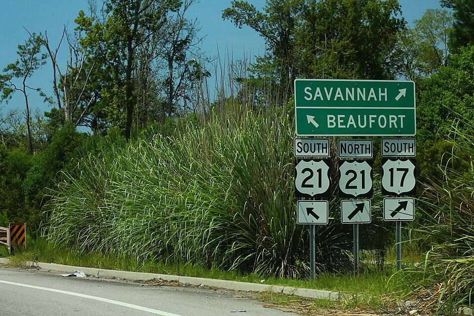 US17sRoad-US21nsSigns-SavannahBeaufort ( ) — travel photo of Beaufort, Savannah