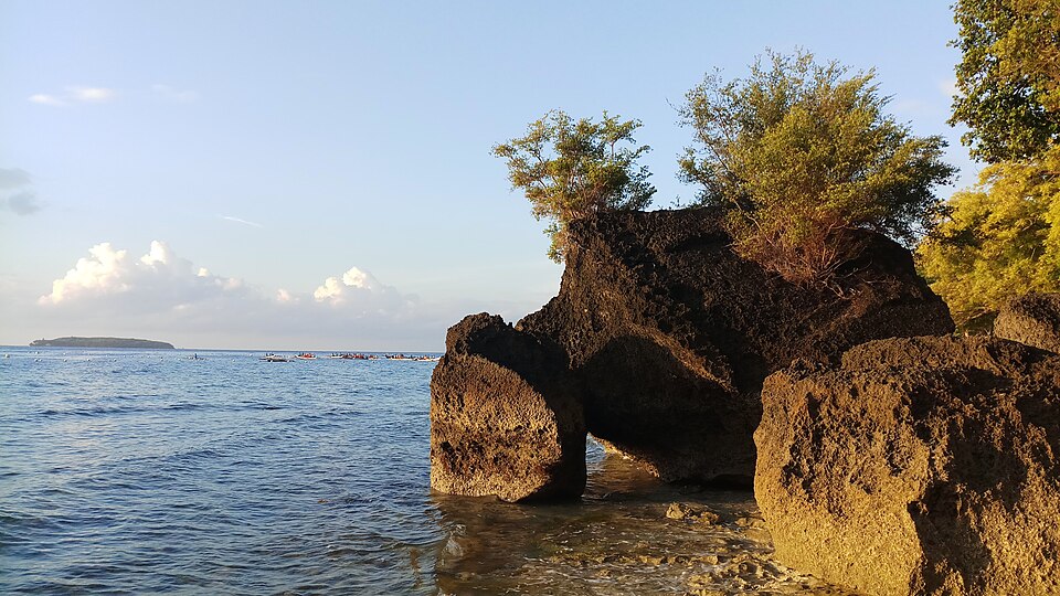 On the shores of Tan-awan — travel photo of Tan-awan, Oslob and Sumilon