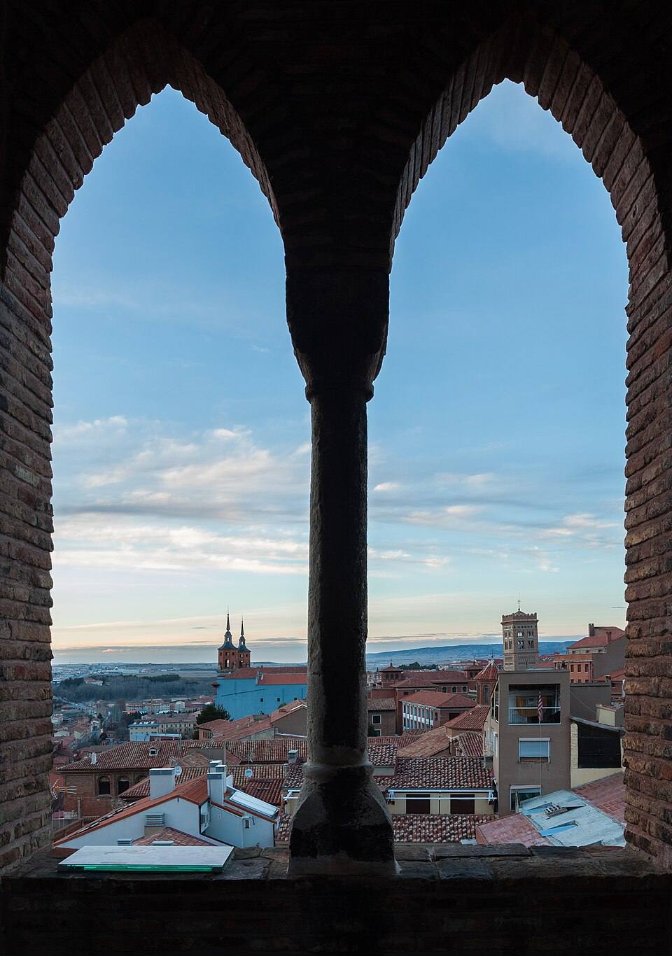 Vista de Teruel desde la torre de la iglesia del Salvador, España — travel photo of Teruel, Aragon