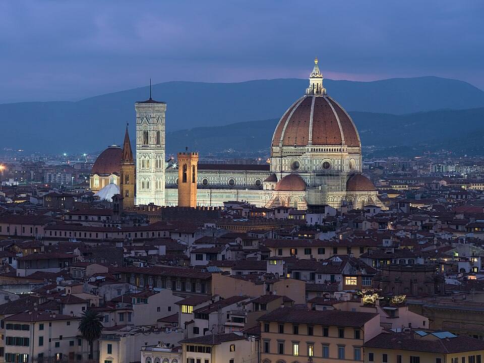 Florence Cathedral seen from Piazzale Michelangelo night dllu — travel photo of Florence