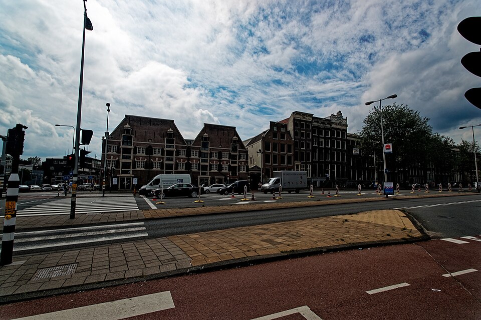 Amsterdam - Prins Hendrikkade - View SW on D’Oude Werf, the Main Shipyard of the Dutch East India Company on Rapenburg Island — travel photo of Rapenburg