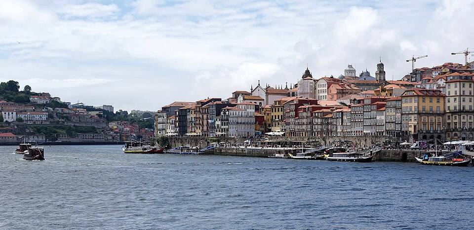 View of Ribeira from Cais de Gaia — travel photo of Ribeira, Porto