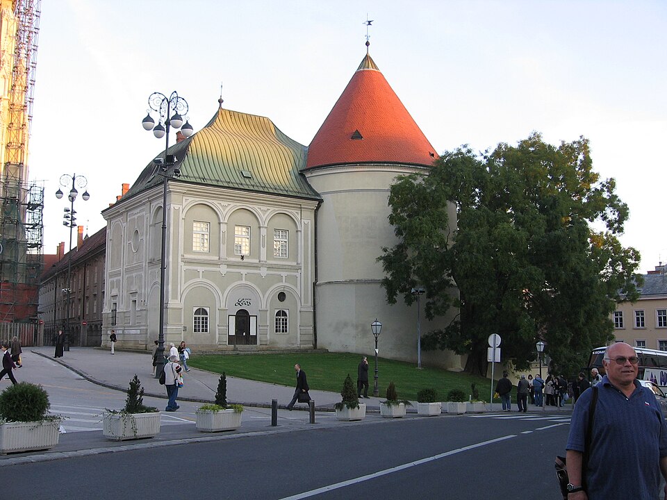 Archibishops Palace Zagreb.ארמון הארכיבישוף זאגרב — travel photo of Zagreb